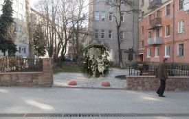 На Валовій можна буде набрати води в історичній колонці-качалці