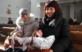У тернопільських костелах освячують великодні кошики