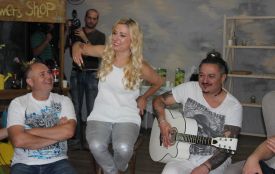 Зустріч друзів: українські зірки знімають кліп у Тернополі