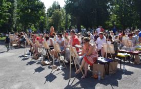 111 художників-аматорів одночасно намалювали вітрильник на Ставі і встановили рекорд