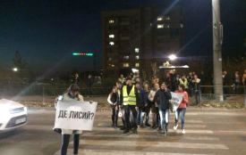 Чи вийде хтось із влади до активістів, які перекривають дорогу