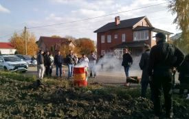 В гості до Надала: активісти прийшли смажити шашлики на торфі (оновлено)