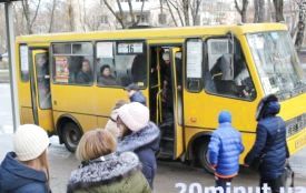 У міській раді озвучили скільки пасажирів їздить маршрутками та тролейбусами