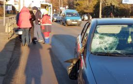 Проїхав на «червоне», бо засліпило сонце. Opel збив двох людей на пішохідному переході