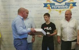 "Був дуже важкий поєдинок": борець Володимир Войтович, який привіз "бронзу" з чемпіонату Європи, отримав відзнаку від влади