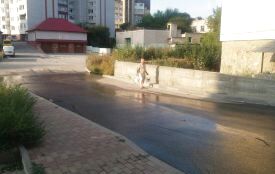 "30-ти градусна спека, а ми третю добу без води": на "Східному" люди скаржаться на комунальників