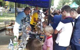 День знань по-новому: роботи, поліцейське авто і хімічні експерименти