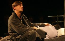 «Емігранти»: двоє в прямокутнику абсурду. Тривають "Тернопільські театральні вечори"