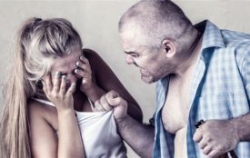 Ображав, погрожував ще й виганяв з дому: жінка не витримала і заявила в поліцію