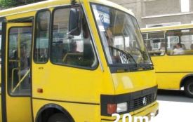 "Водії чекають виходу на роботу, як Божого змилування": коли запрацює громадський транспорт?