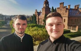 Студенти-семінаристи з Тернопільщини запустили в мережі флешмоб української пісні. Закликають приєднуватись