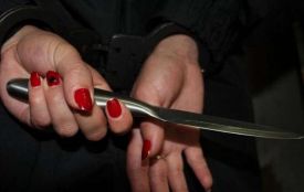 На Тернопільщині під час сварки жінка схопила ножа і "всадила" його в живіт своєму чоловіку