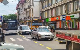 До уваги водіїв! На Руській зробили експериментальну розмітку та змінили схему руху