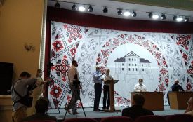 Сесія міськради: депутати проти посилення карантину та "висловили недовіру" Уряду. Не обійшлося без бійки