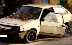 Покинуті та забуті машини у Тернополі забиратимуть на арештмайданчик