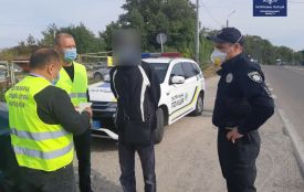 На вул. 15 Квітня патрульні виявили іноземця, який кілька років незаконно перебуває в Україні
