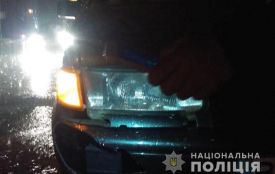 На перехресті Тарнавського-Злуки легківка збила молодого чоловіка: його забрала швидка