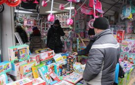 Що робити, якщо у Миколая просять айфон, а він може принести лише шкарпетки? Поради батькам