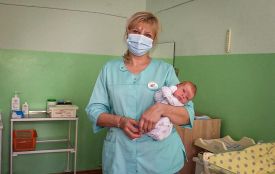 Називають Володя Великодній: що відомо про хлопчика, якого залишили у тернопільському Вікні життя