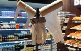 Від 2 грн і вище коштуватимуть пластикові пакети в супермаркетах з лютого. Як вам таке?