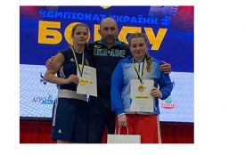 Тернополянки Каріна Вовк та Олеся Крисюк на чемпіонаті України з боксу здобули дві золоті медалі