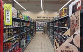 Порожні полиці і таблички: чи дотримуються у магазинах міста заборони на продаж алкоголю? Ми перевірили