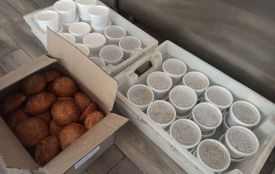 Вареники, крем-супи і навіть закордонні смаколики. Репортаж із кухонь, де готують для наших захисників