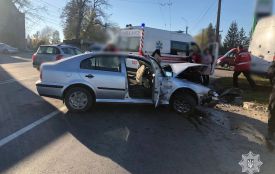 На Микулинецькій трапилась аварія з потерпілими. Рух транспорту ускладнений