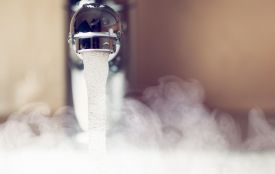 У будинках, що обслуговує котельня на вулиці Купчинського, гарячу воду тимчасово подають за графіком