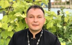 Священник Олексій Філюк з Лановеччини відремонтував для переселенців 17 покинутих будинків