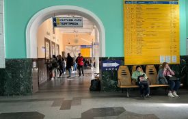 Поїзди через Тернопільщину їхатимуть із великою затримкою. Обіцяють безоплатні автобусні шатли