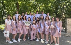 У школах Тернополя пролунав останній дзвоник: соцмережі рясніють фотографіями випускників