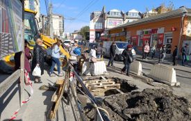 Затор на всю вулицю: на Шептицького ускладнений рух через прокладання комунікацій