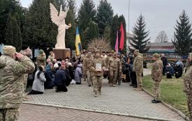 У Підволочиській громаді попрощалися із загиблим захисником