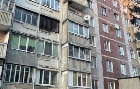 Поліцейські розслідують падіння жінки з вікна багатоповерхівки на вулиці Рєпіна