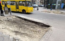На Острозького понижують висоту бордюрів на переходах: скільки коштів витратили