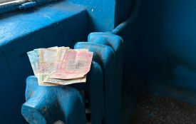 Батареї у під’їзді холодні, а платіжка на 500 грн і більше. Як комунальники пояснюють такі суми?