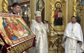 Митрополит Василій освятив Плащаницю для Архикатедри Тернополя