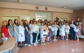 Тернопільським немовлятам подарували перші вишиванки