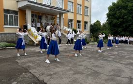 У школах Тернополя пролунав останній дзвоник: репортаж зі свята