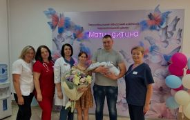 Місяць боротьби за життя крихітки: з пологового виписали хлопчика, народженого з вагою 1470 грам