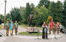 У Тернополі відкрили скульптуру «Джура»