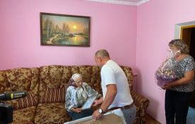 У Залізцях на Тернопільщині вітали довгожительку Віру Слотюк зі 100-річним ювілеєм