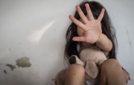 Дорослий брат заперечував, що зґвалтував 6-річну сестричку. Що на це сказав суд?