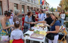 До Дня Незалежності у центрі Тернополя влаштували благодійний концерт та ярмарку