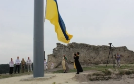 За незаконний дозвіл встановити флагшток на Боні судитимуть екс-директора заповідника