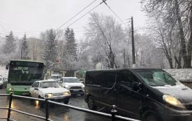 На Тернопільщину насувається перший снігопад. Водіям радять бути обачними