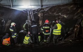 На Тернопільщині врятували чоловіка, якого засипало зерном