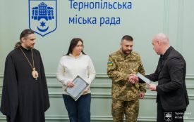 Двоє тернопільських військових отримали сертифікати на житло до Дня ЗСУ
