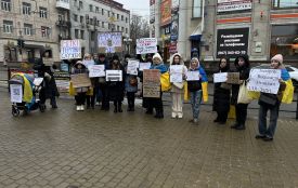 «Може досить? Час подякувати воїнам»: у Тернополі вимагають чіткі терміни служби